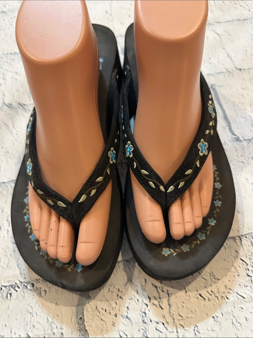 Black Floral Embroidered Women's Flip Sandals